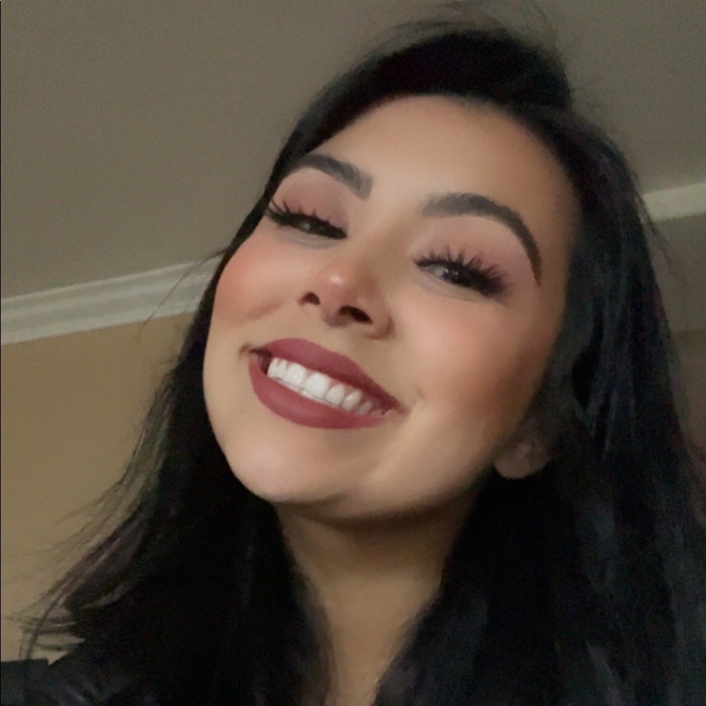 Meet your Posher, Stephanie